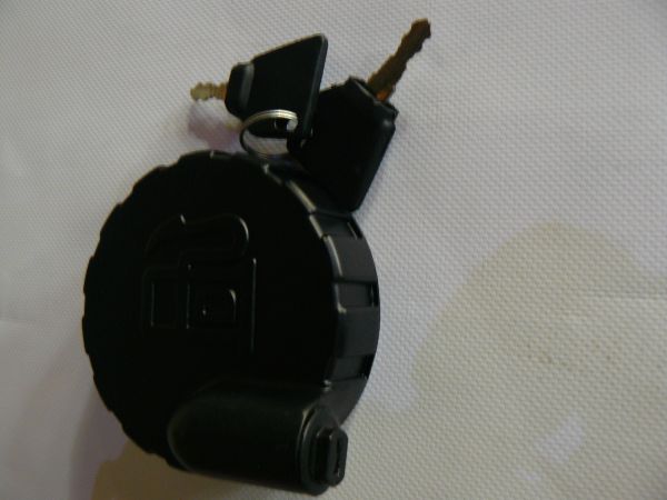 Кришка паливного бака 123/05892>>268/40199>>268/40152