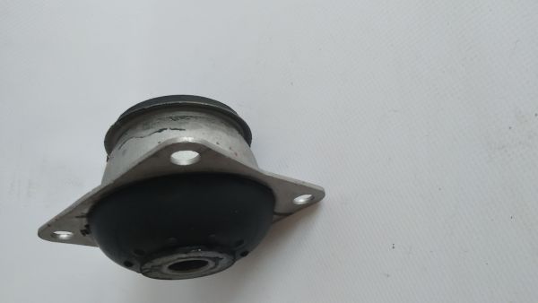 Подушка двигуна 331/40347