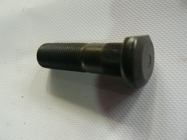 Шпилька колеса 826/00923