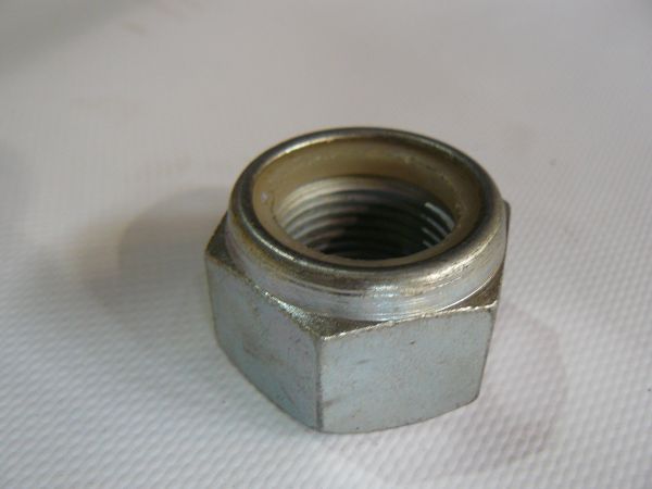 Гайка 826/01714>>826/01207