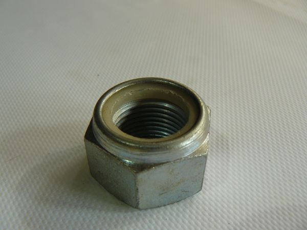 Гайка 826/01714>>826/01207