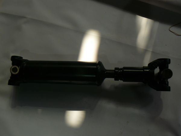 Карданний вал переднього мосту 914/60181